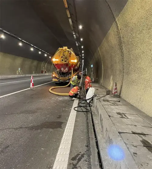 阜新隧道排水渠清淤